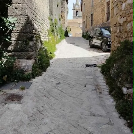 Charme De L'ancien Entre Cevennes Et